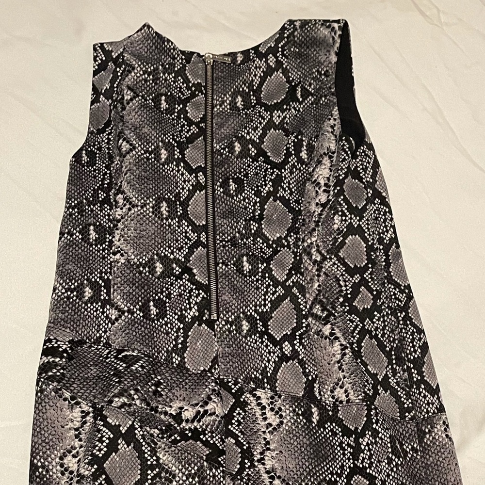 Michael Kors Aubergine Snakeskin Print - Picture 3 of 4